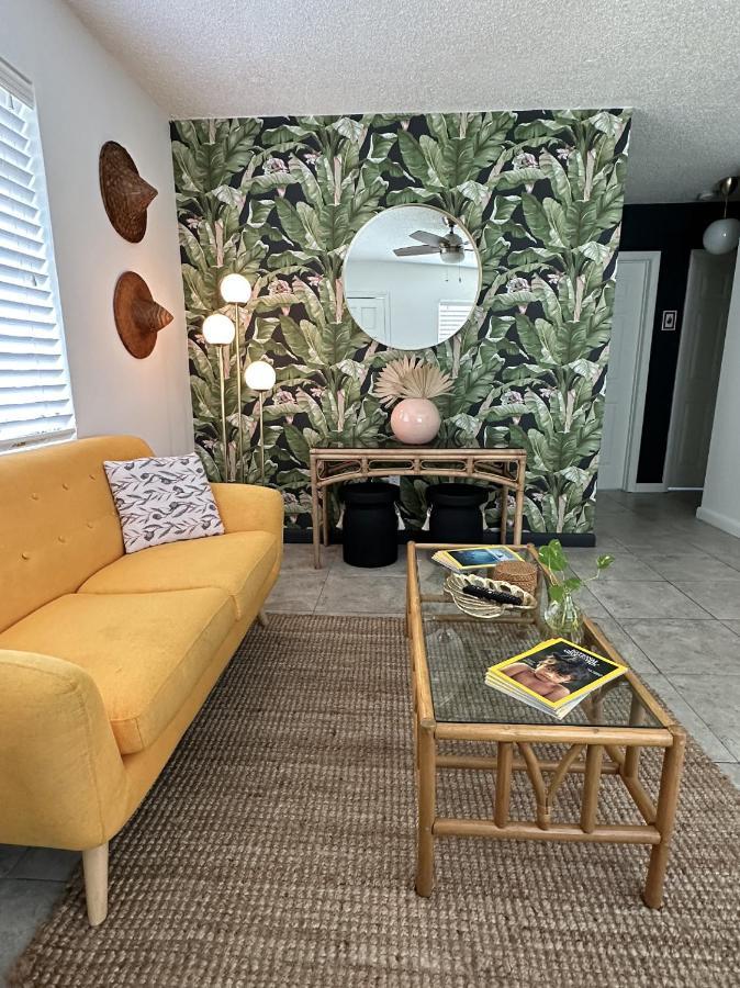 Miami's Cozy Tropical Getaway